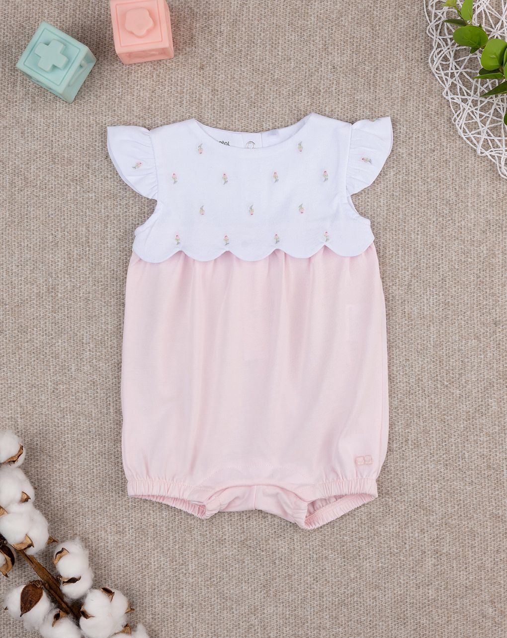 βρεφικό φορμάκι λευκό/ροζ με λουλούδια για κορίτσι