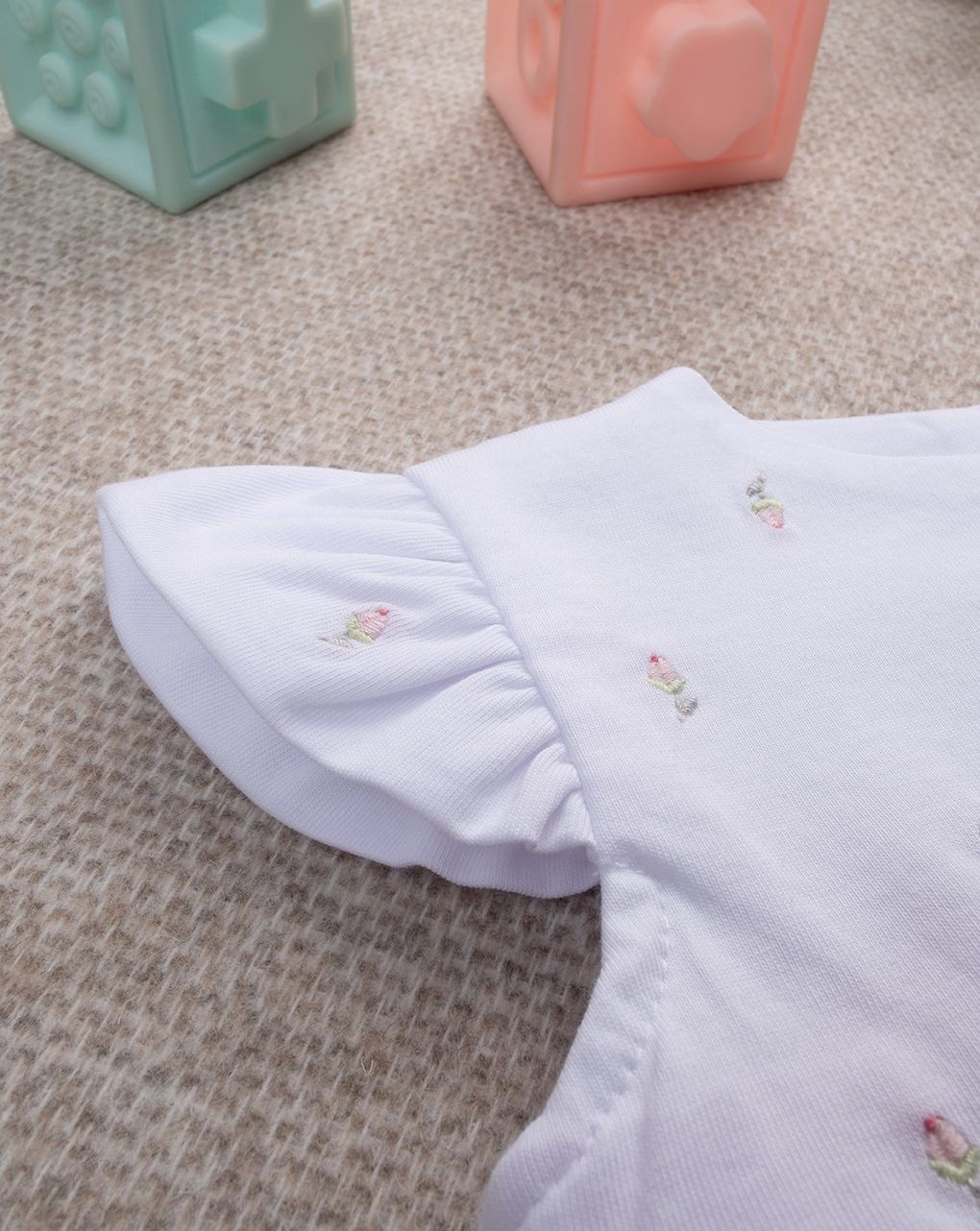 βρεφικό φορμάκι λευκό/ροζ με λουλούδια για κορίτσι - Prénatal