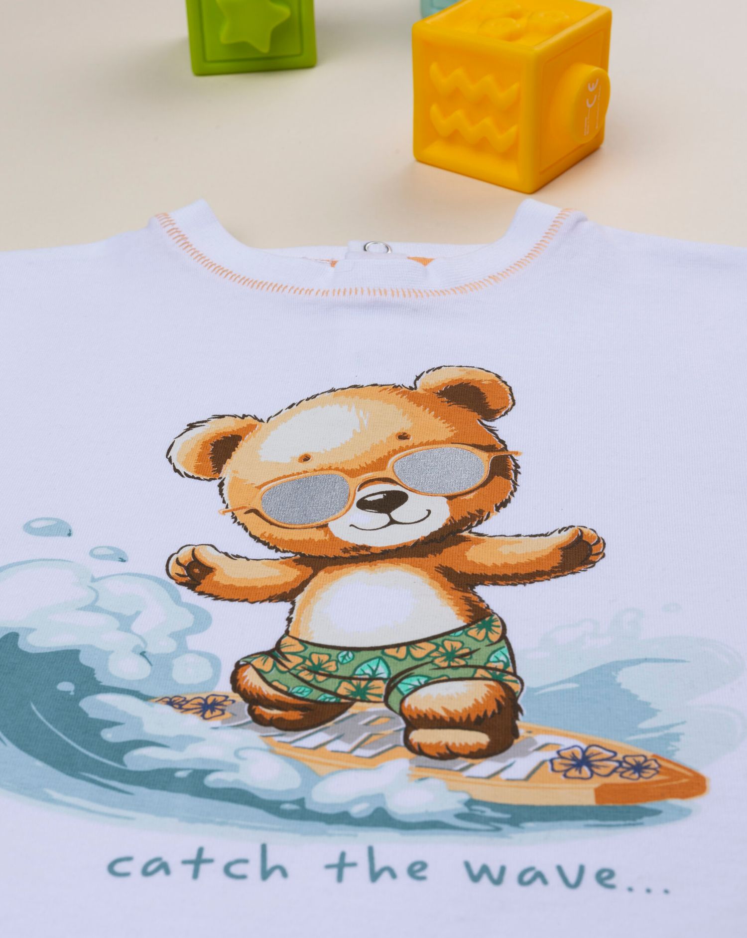 βρεφικό t-shirt λευκό αρκουδάκι surfer για αγόρι - Prénatal