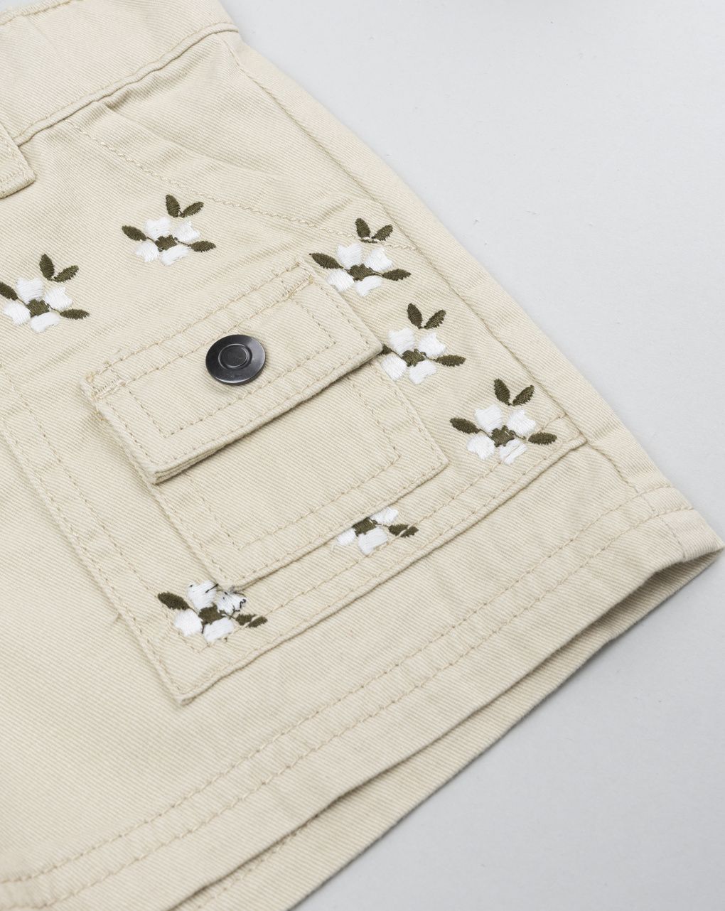 παιδικό σορτσάκι μπεζ με λουλούδια για κορίτσι - Prénatal