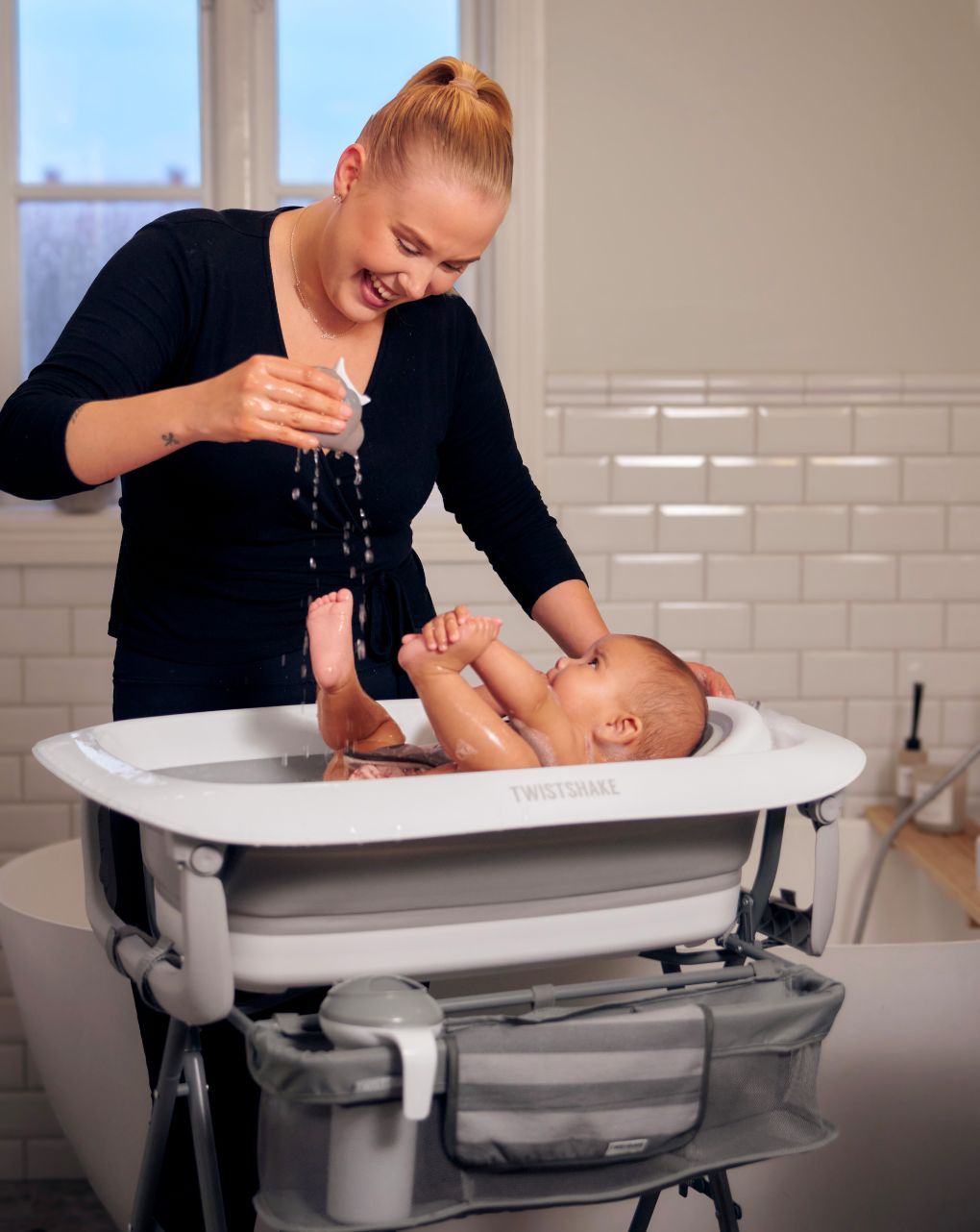 Twistshake βρεφικό μπανάκι με μειωτή και βοηθητική κανάτα grey 32-08-78996 - Twistshake