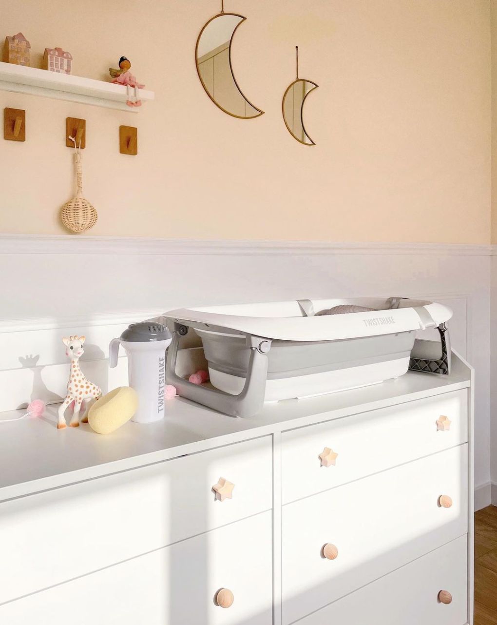 Twistshake βρεφικό μπανάκι με μειωτή και βοηθητική κανάτα grey 32-08-78996 - Twistshake