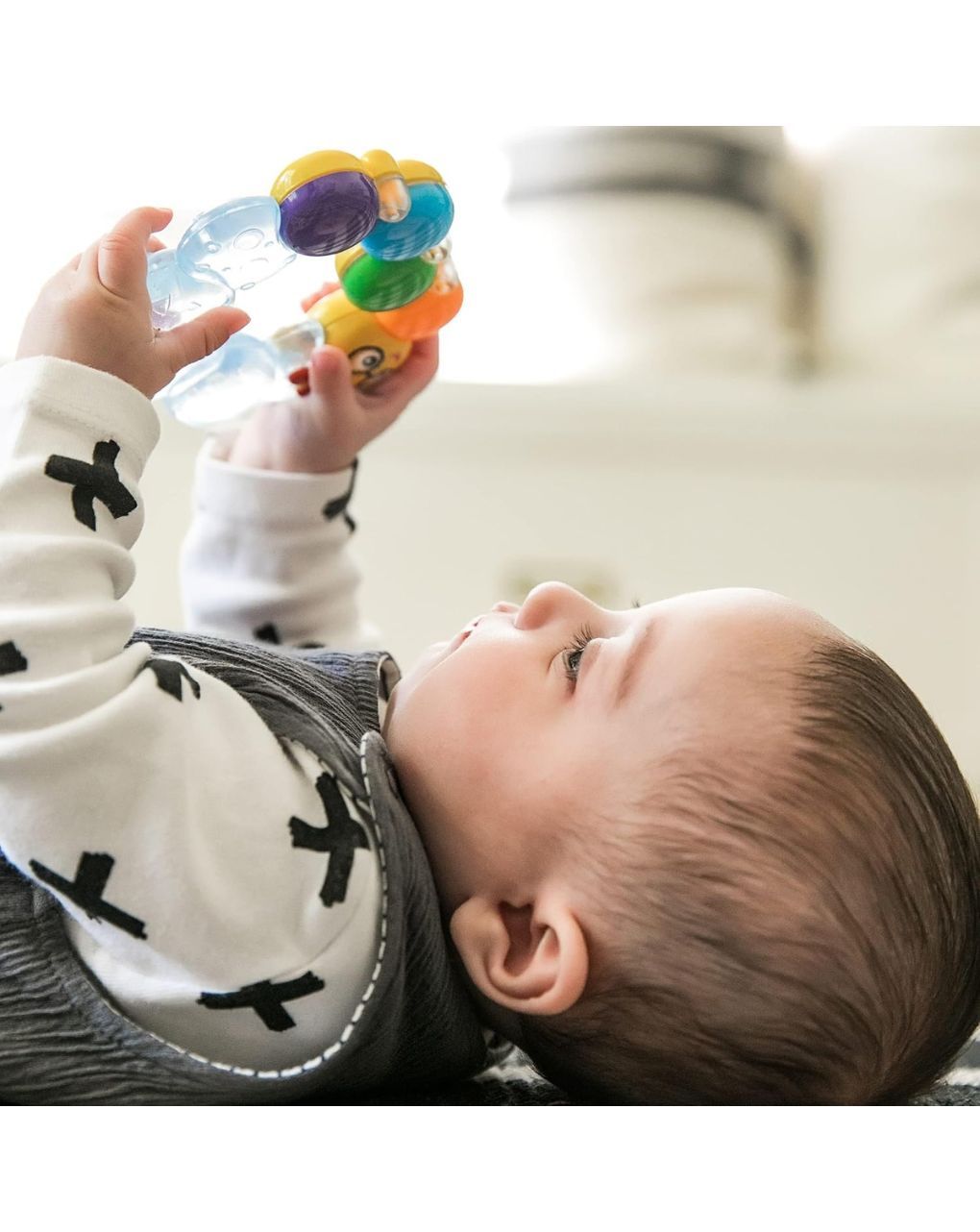 Baby einstein κουδουνίστρα & μασητικό οδοντοφυΐα teether pillar rattle & chill 3m+ - Babyeinstein