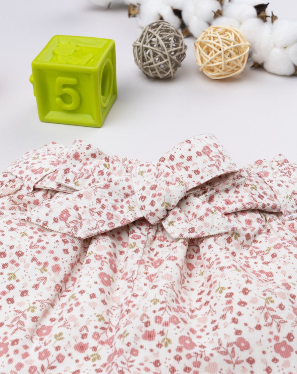 βρεφικό σορτσάκι λευκό φλοράλ για κορίτσι - Prénatal