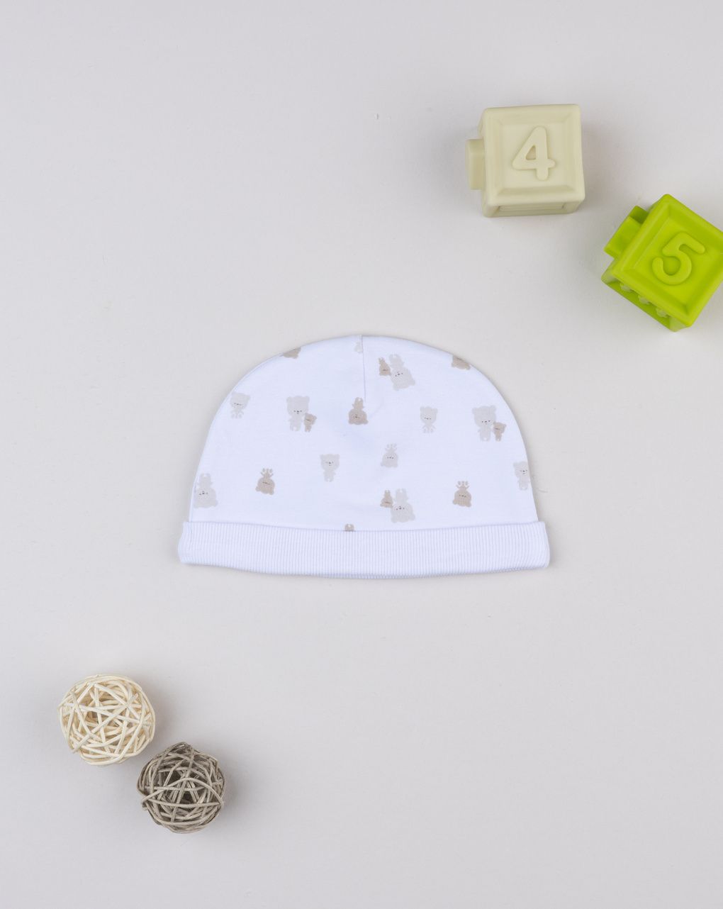 βρεφικό σκουφάκι λευκό με αρκουδάκια για αγόρι