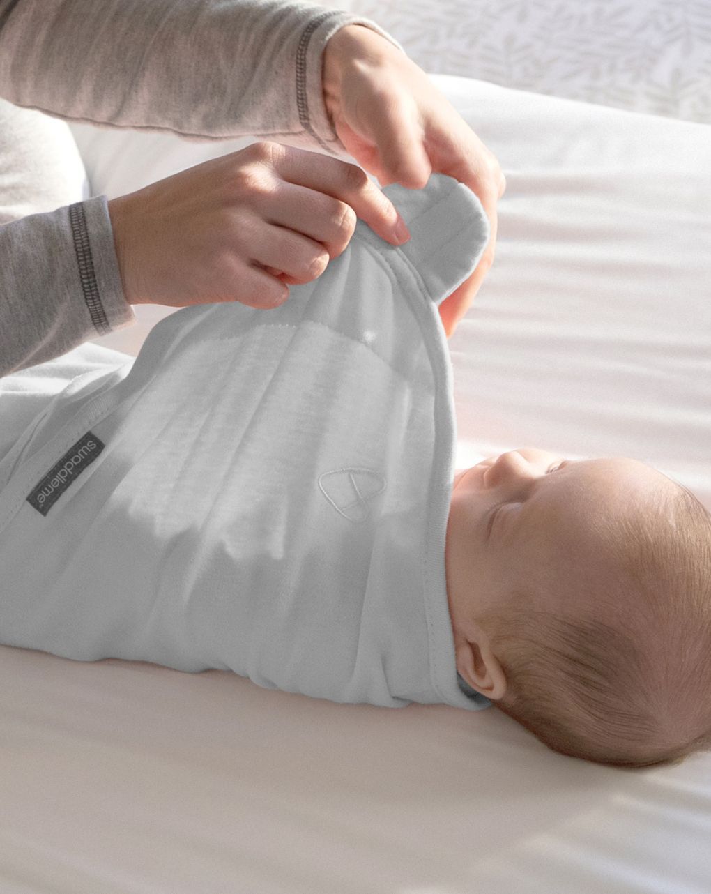 Swaddleme™ by ingenuity™  πάνα αγκαλιάς all season swaddle tiny tiles 1.0 & 2.5 tog 0-3m 17044 - Swaddleme