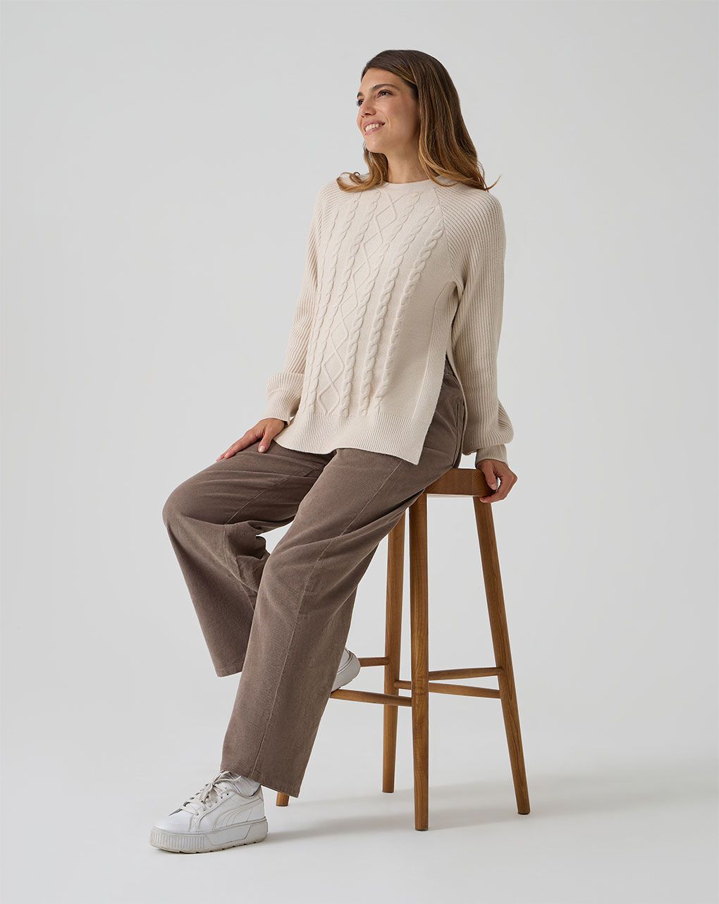 γυναικείο πουλόβερ εγκυμοσύνης μπεζ με πλεξούδες