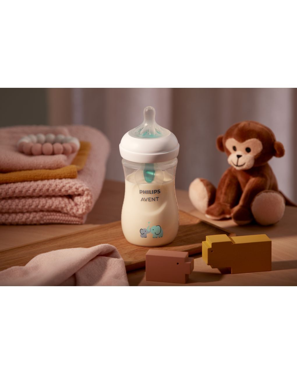 Philips avent πλαστικό μπιμπερό natural response με airfree valve 260ml 1m+ elephant scy673/81 - Philips Avent