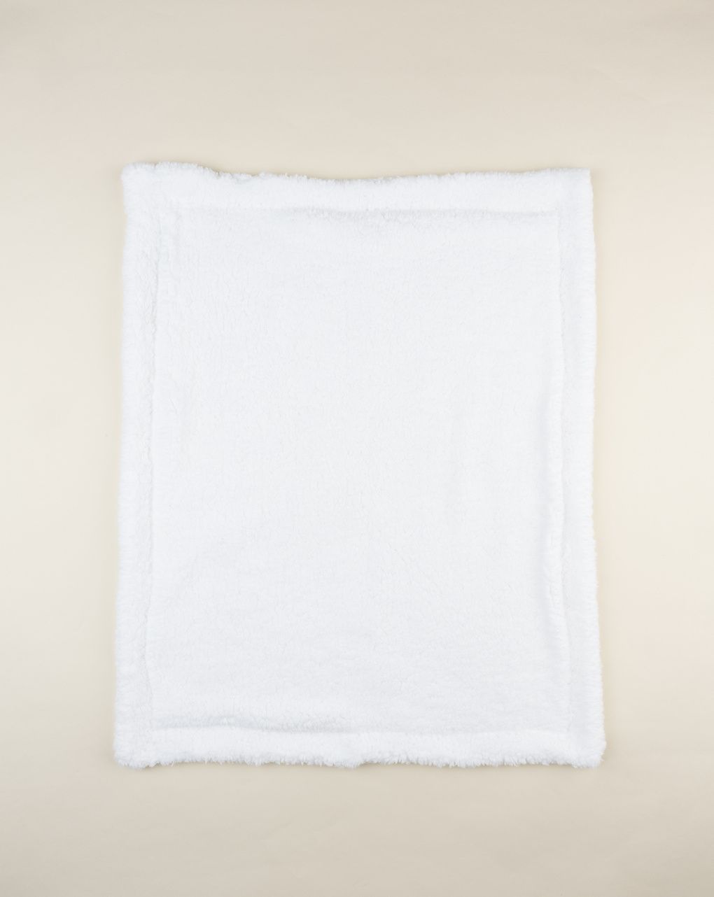 βρεφική σενίλ κουβέρτα λευκή με γουνάκι unisex