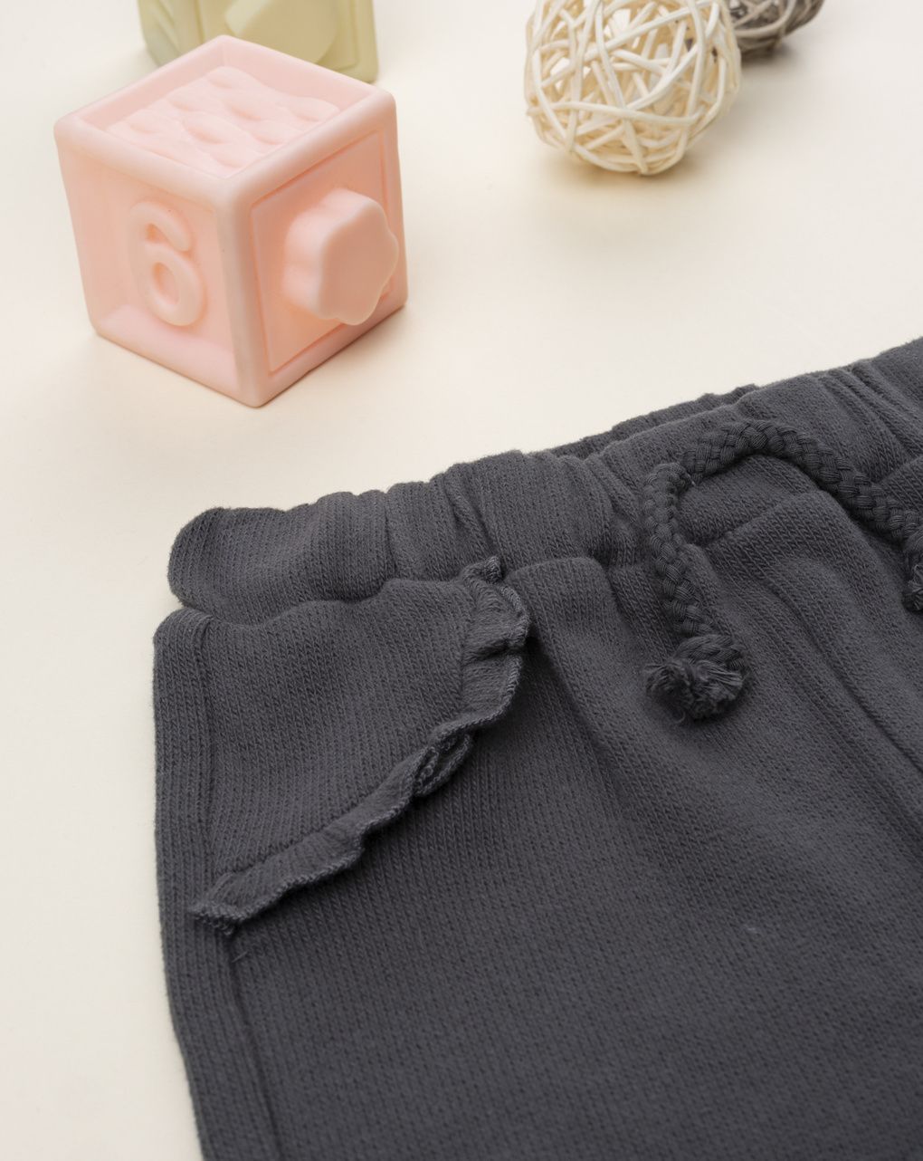 βρεφικό παντελόνι γκρι με βολάν για κορίτσι - Prénatal