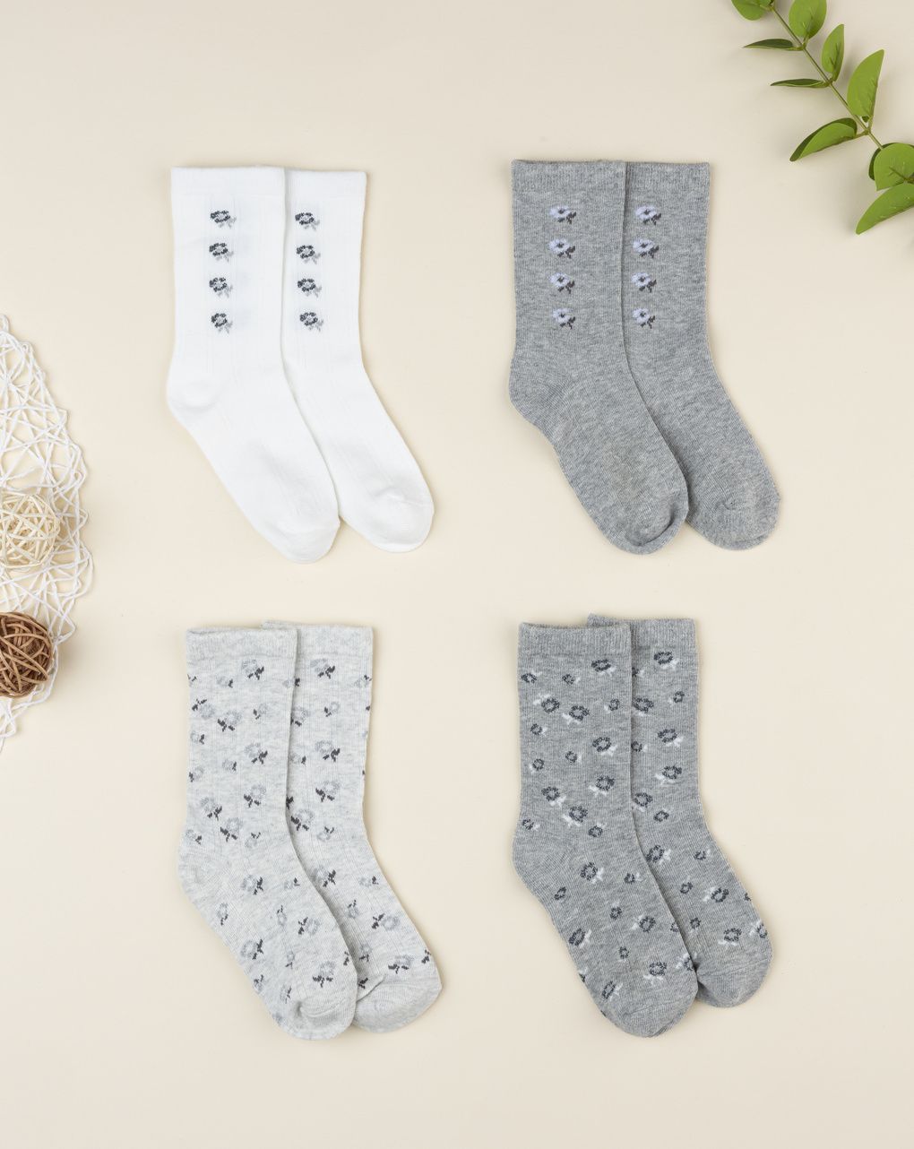 παιδικά καλτσάκια πακέτο x4 με λουλούδια για κορίτσι