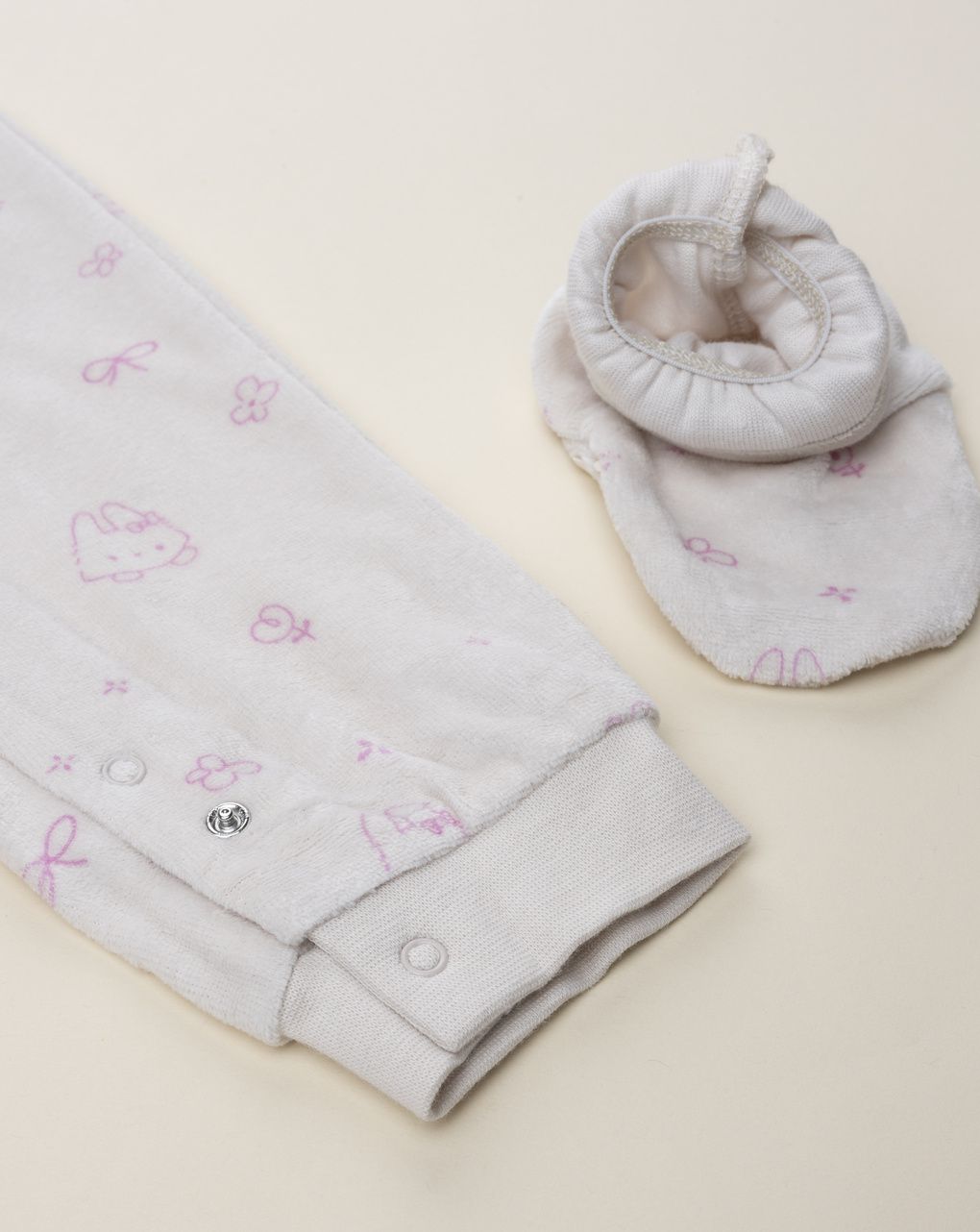 βρεφική πιτζάμα ολόσωμη σενίλ μπεζ με λαγουδάκια για κορίτσι - Prénatal