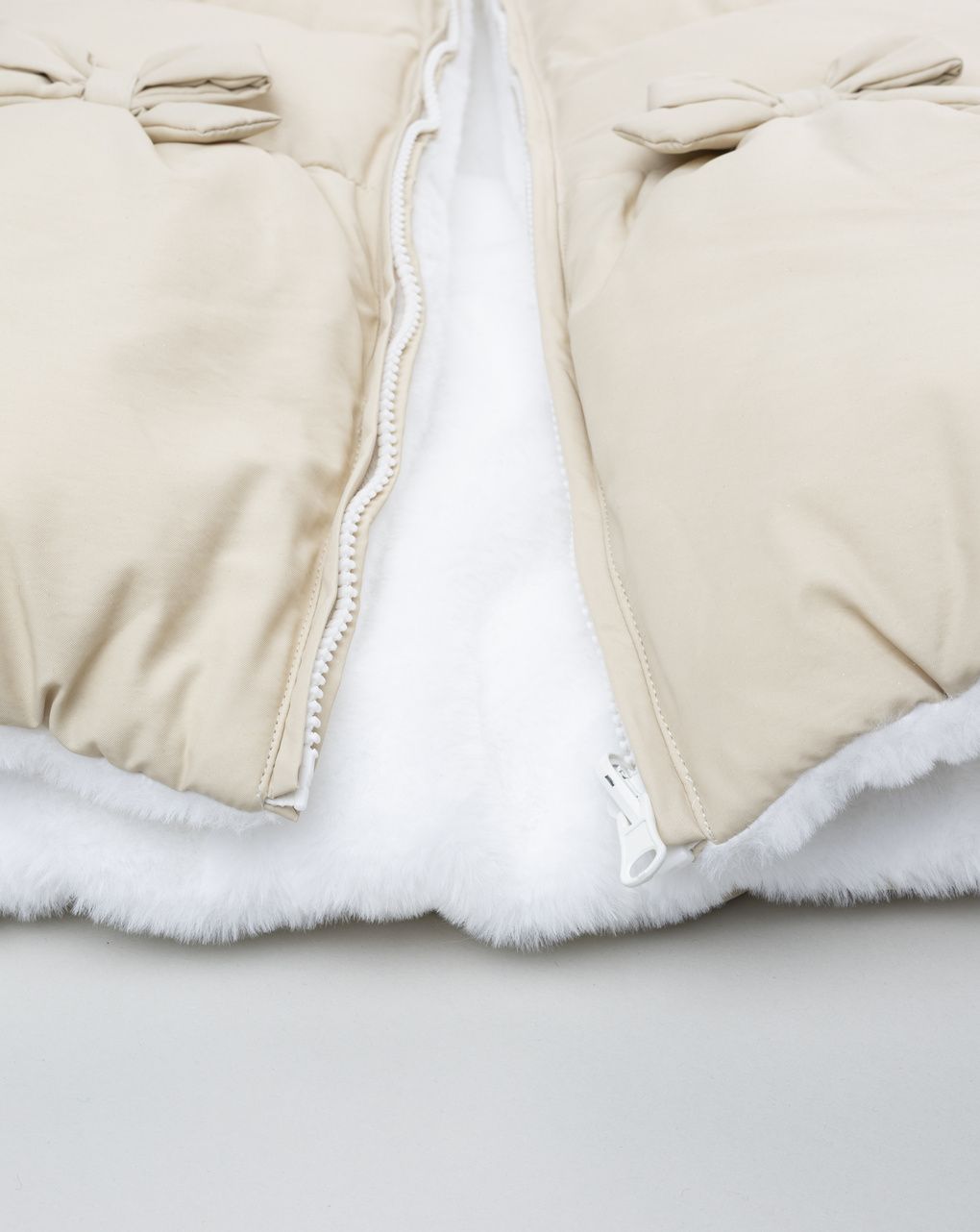 παιδικό μπουφάν puffer μπεζ με φιογκάκια για κορίτσι - Prénatal