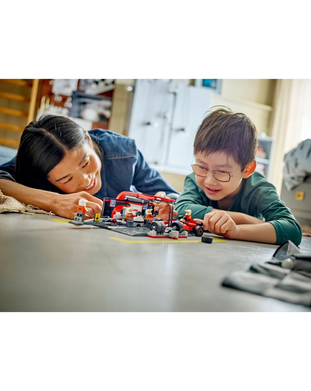 Lego city f1 pit stop & pit crew with ferrari car 60443 - Lego