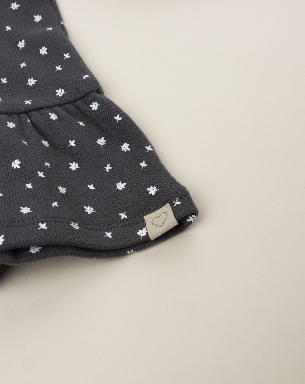 βρεφική μπλούζα γκρι με καρδούλες για κορίτσι - Prénatal