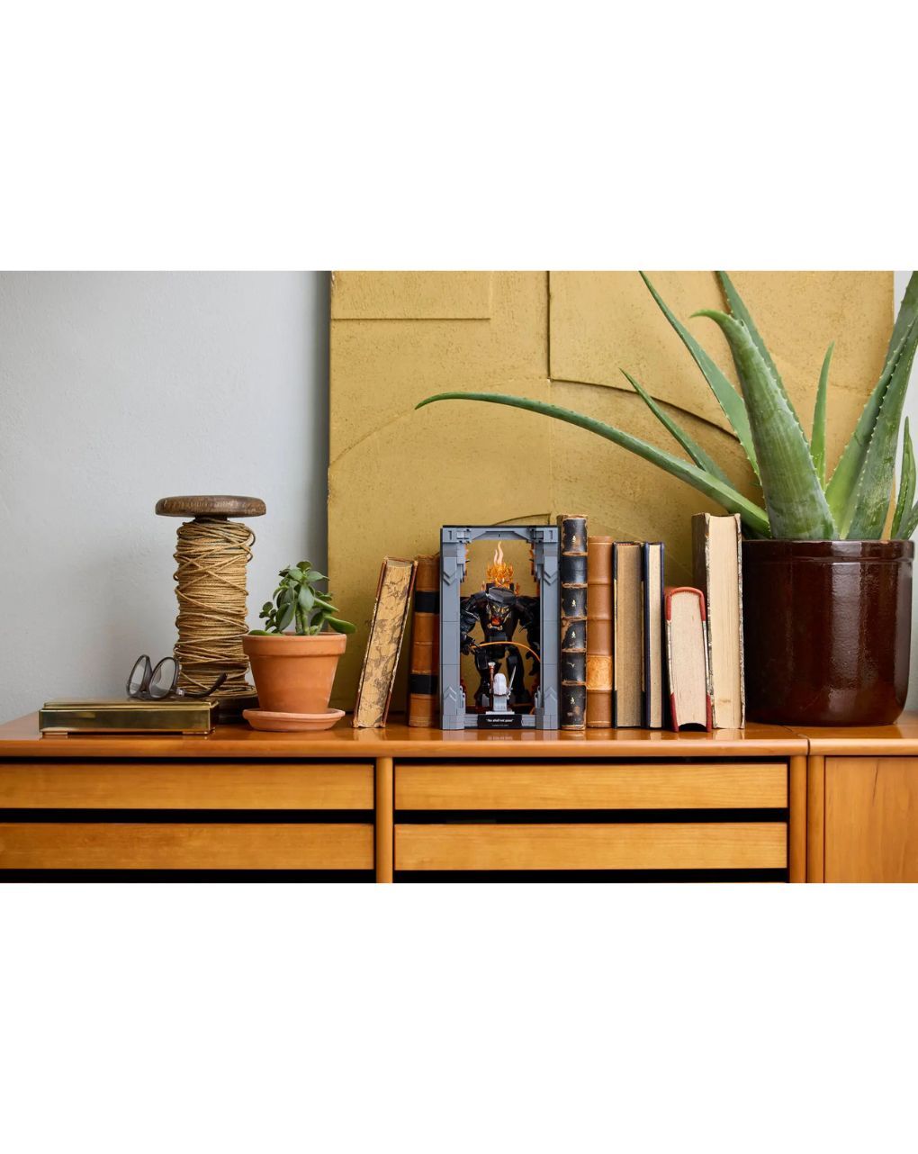 Lego icons the lord of the rings balrog book nook 10367 - Lego