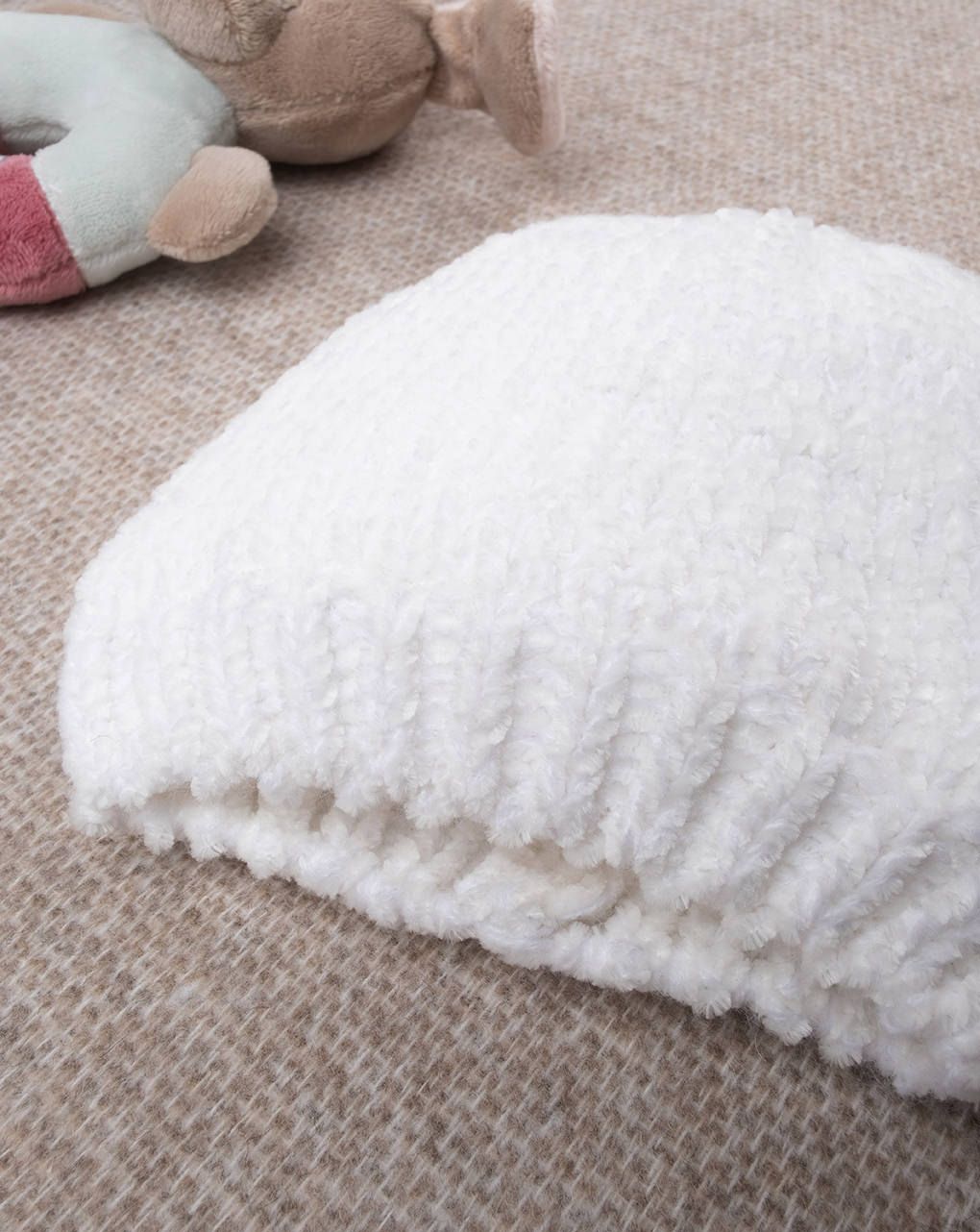 βρεφικό σκουφάκι σενίλ λευκό για κορίτσι - Prénatal