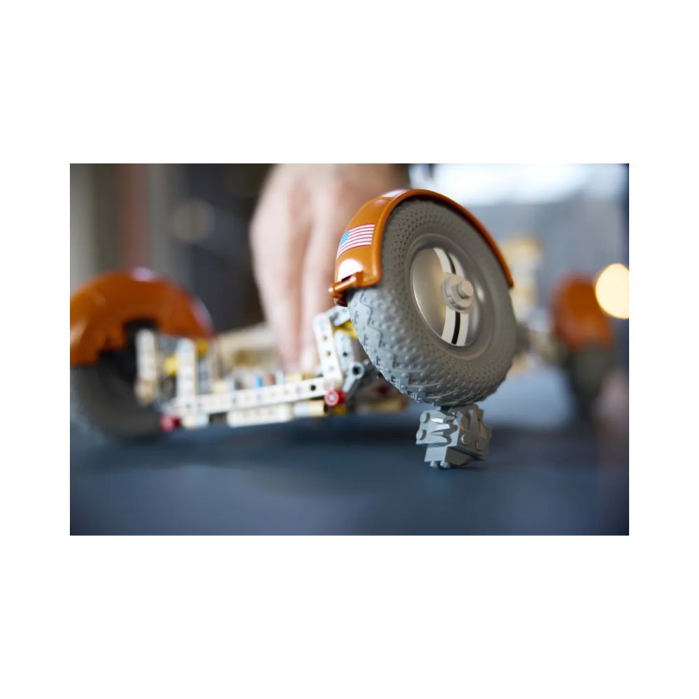 Lego technic nasa apollo lunar roving vehicle-lrv 42182 - Lego