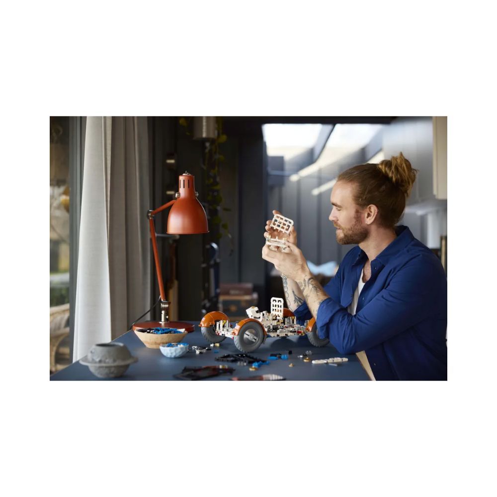 Lego technic nasa apollo lunar roving vehicle-lrv 42182 - Lego