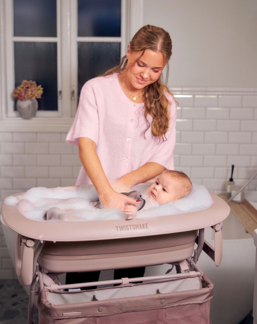 Twistshake βρεφικό μπανάκι με μειωτή και βοηθητική κανάτα faded pink 32-08-78145 - Twistshake