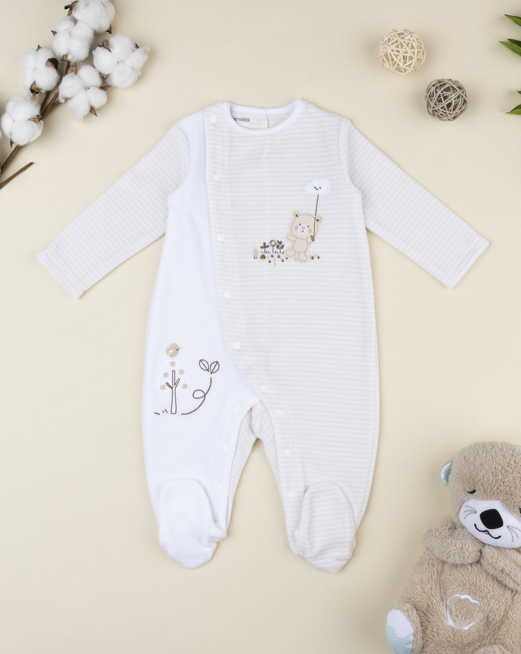 βρεφικό φορμάκι λευκό ριγέ σενίλ με αρκουδάκι για αγόρι