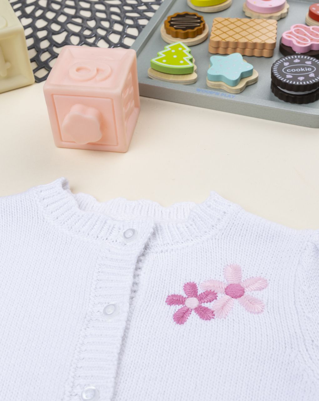 βρεφική ζακέτα πλεκτή λευκή με λουλούδια για κορίτσι - Prénatal