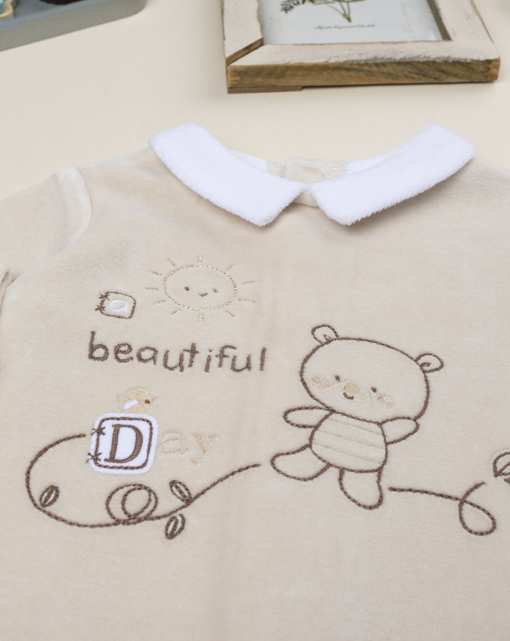 βρεφικό φορμάκι σενίλ μπεζ με αρκουδάκι για αγόρι - Prénatal