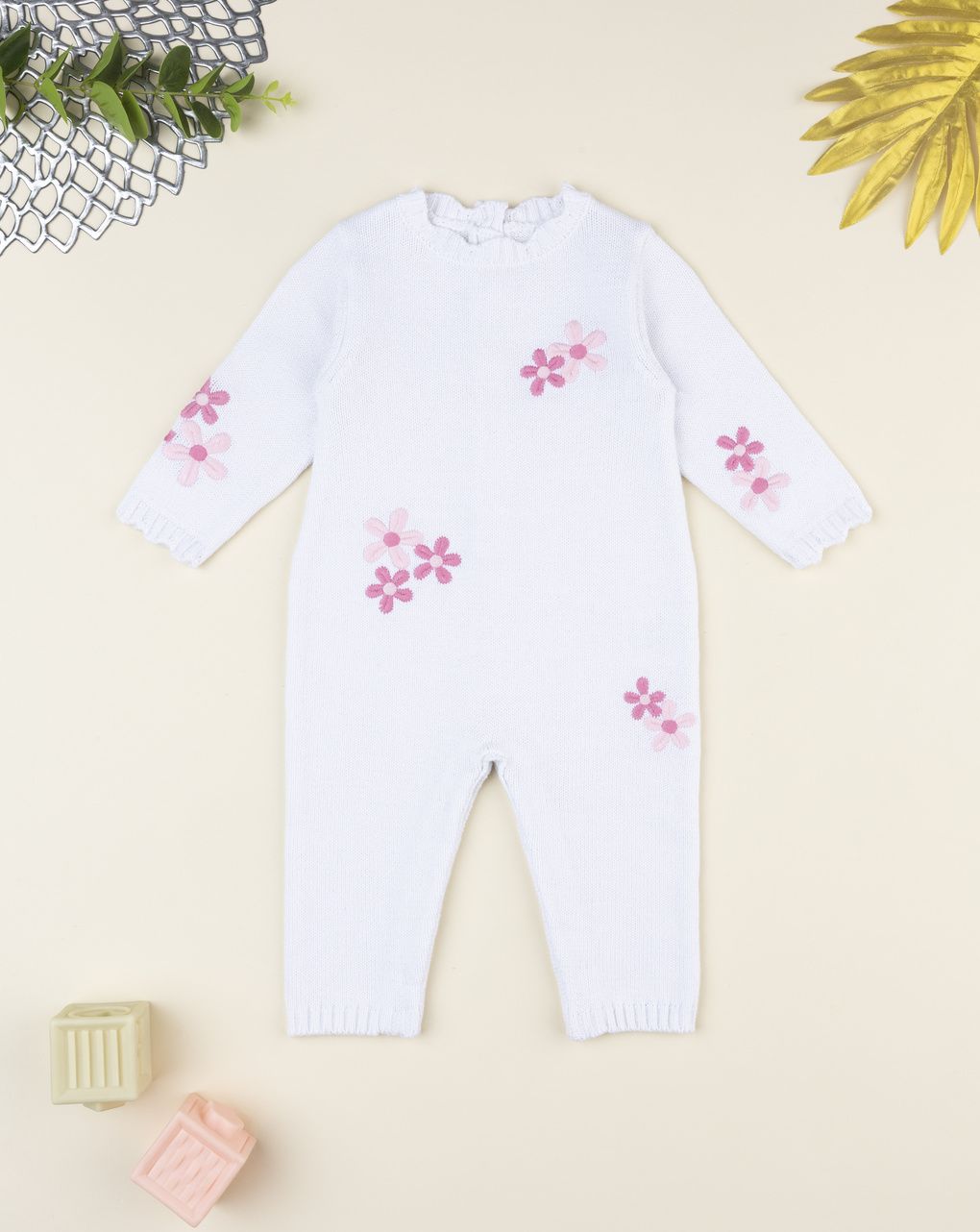 βρεφικό πλεκτό φορμάκι λευκό με λουλούδια για κορίτσι