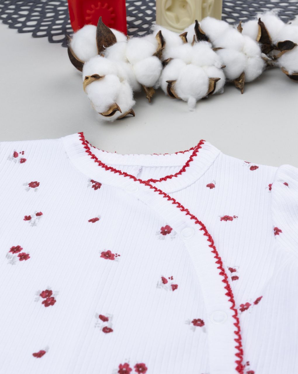 βρεφικό φορμάκι λευκό ριμπ με λουλούδια για κορίτσι - Prénatal