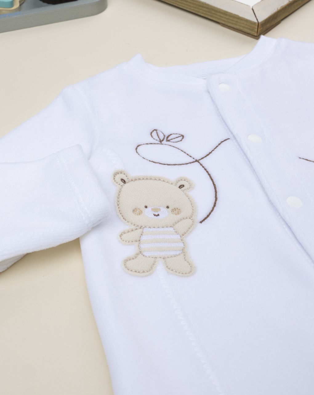 βρεφικό φορμάκι λευκό σενίλ με αρκουδάκι για αγόρι - Prénatal