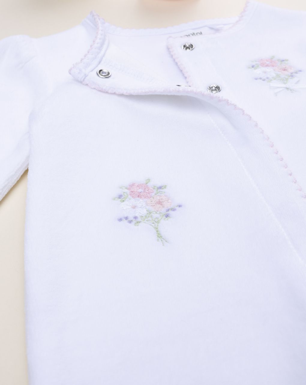 βρεφικό φορμάκι βελουτέ λευκό με λουλούδια για κορίτσι - Prénatal