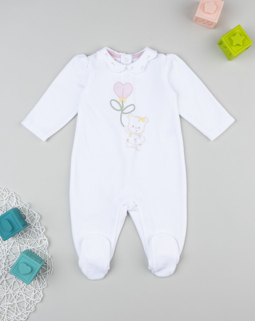 βρεφικό φορμάκι σενίλ λευκό με αρκουδάκι για κορίτσι