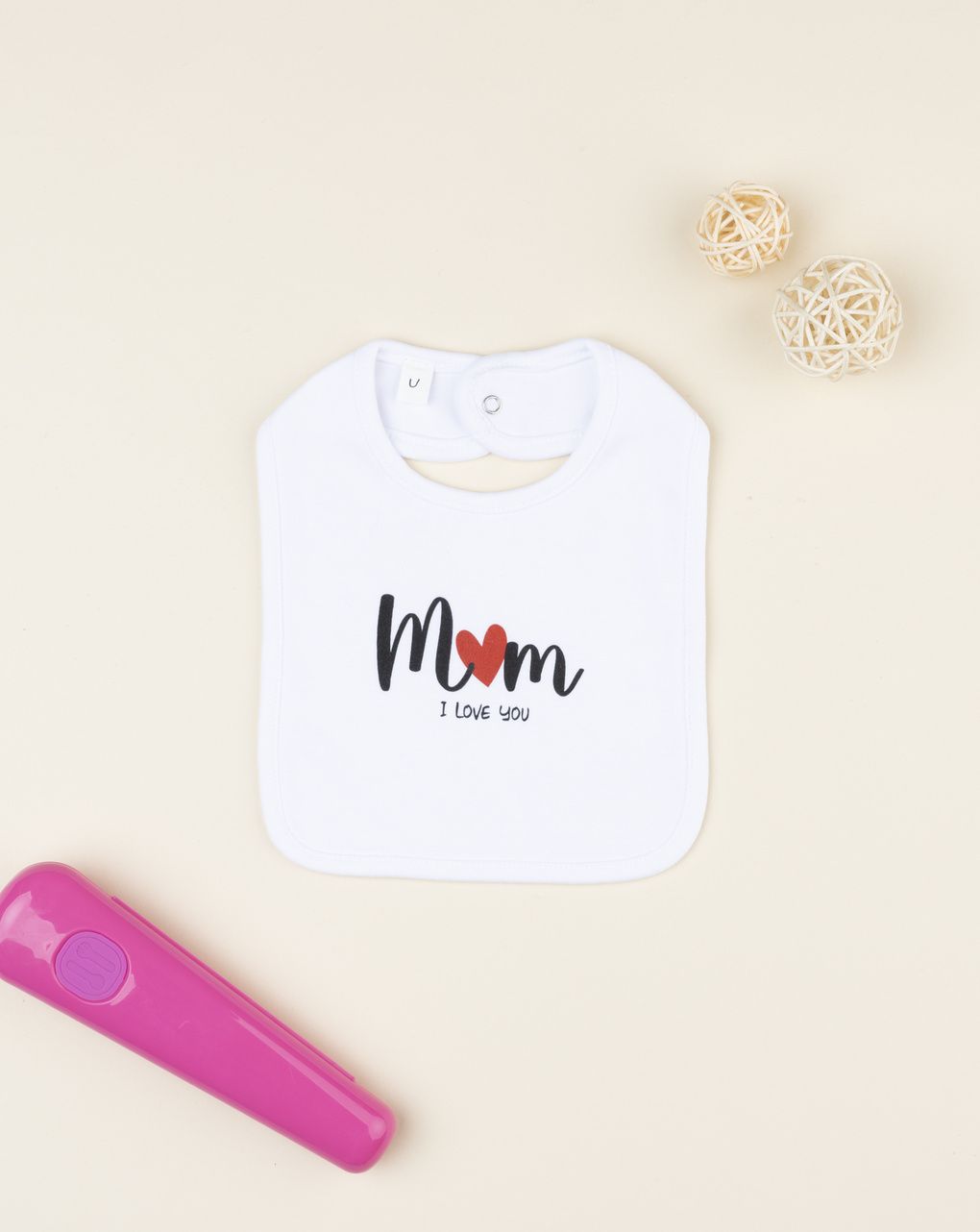 βρεφική σαλιάρα λευκή mom i love you unisex