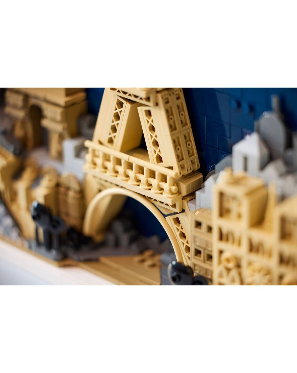 Lego architecture paris-city of love 21064 - Lego, Lego Architecture