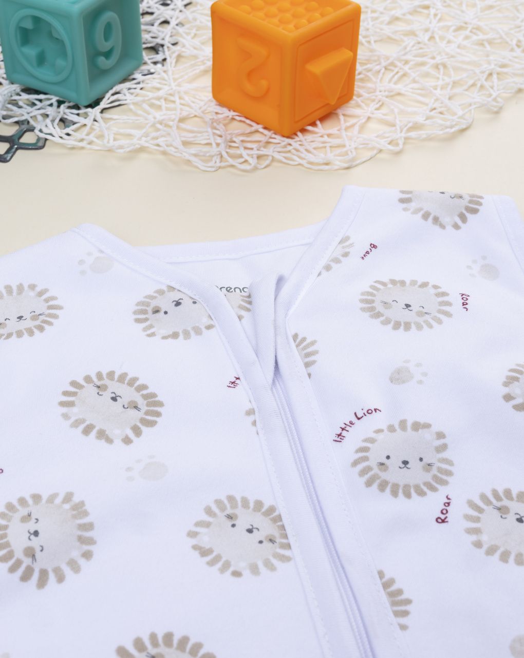 βρεφικός υπνόσακος λευκός με λιονταράκια 1,5 tog - Prénatal