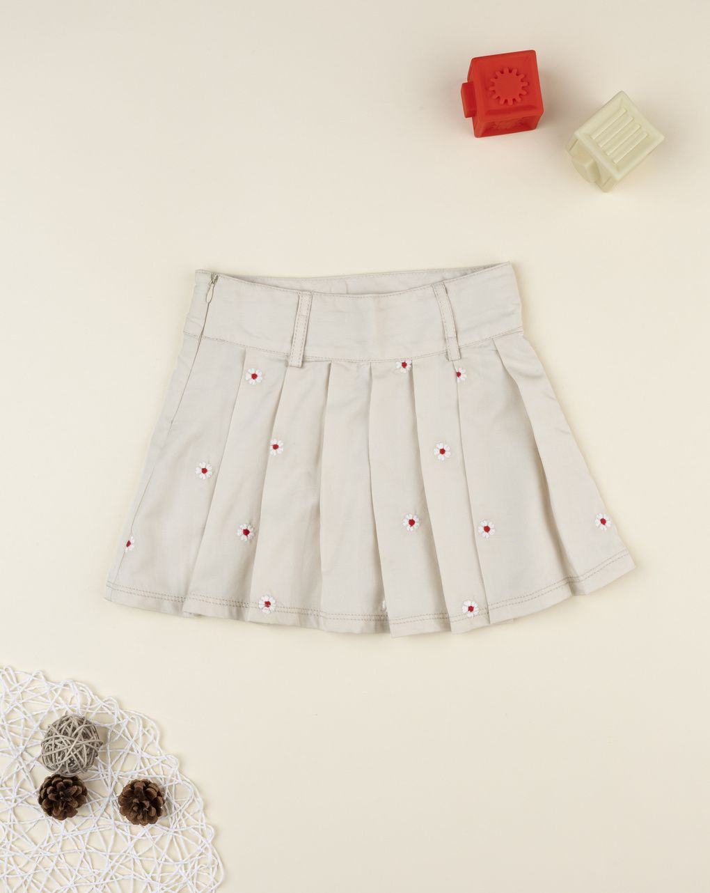 παιδική φούστα μπεζ πλισέ με μαργαρίτες για κορίτσι