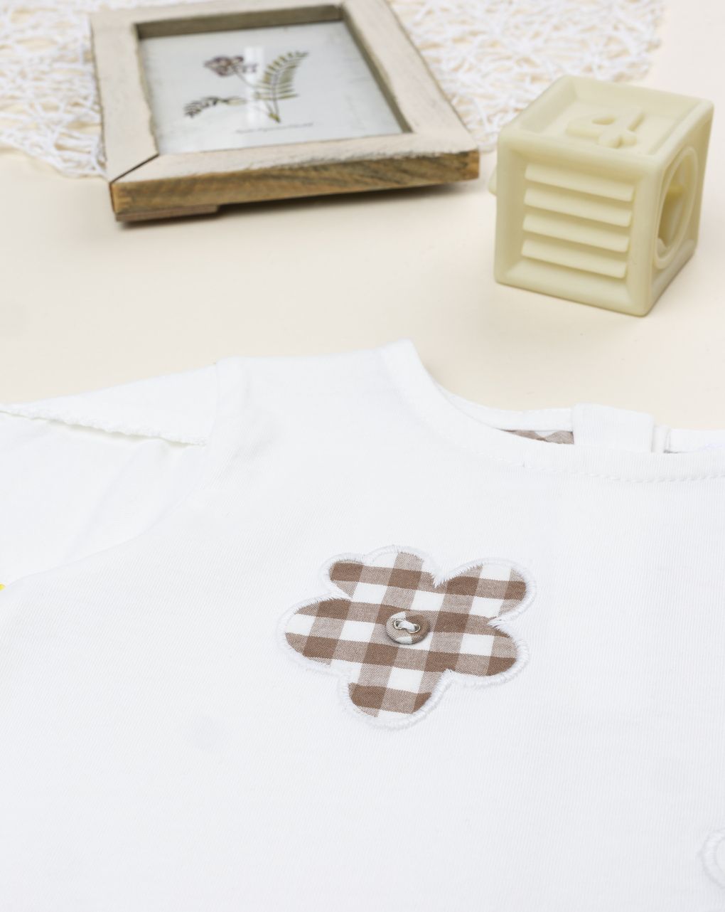 βρεφικό t-shirt λευκό με λουλούδια για κορίτσι - Prénatal