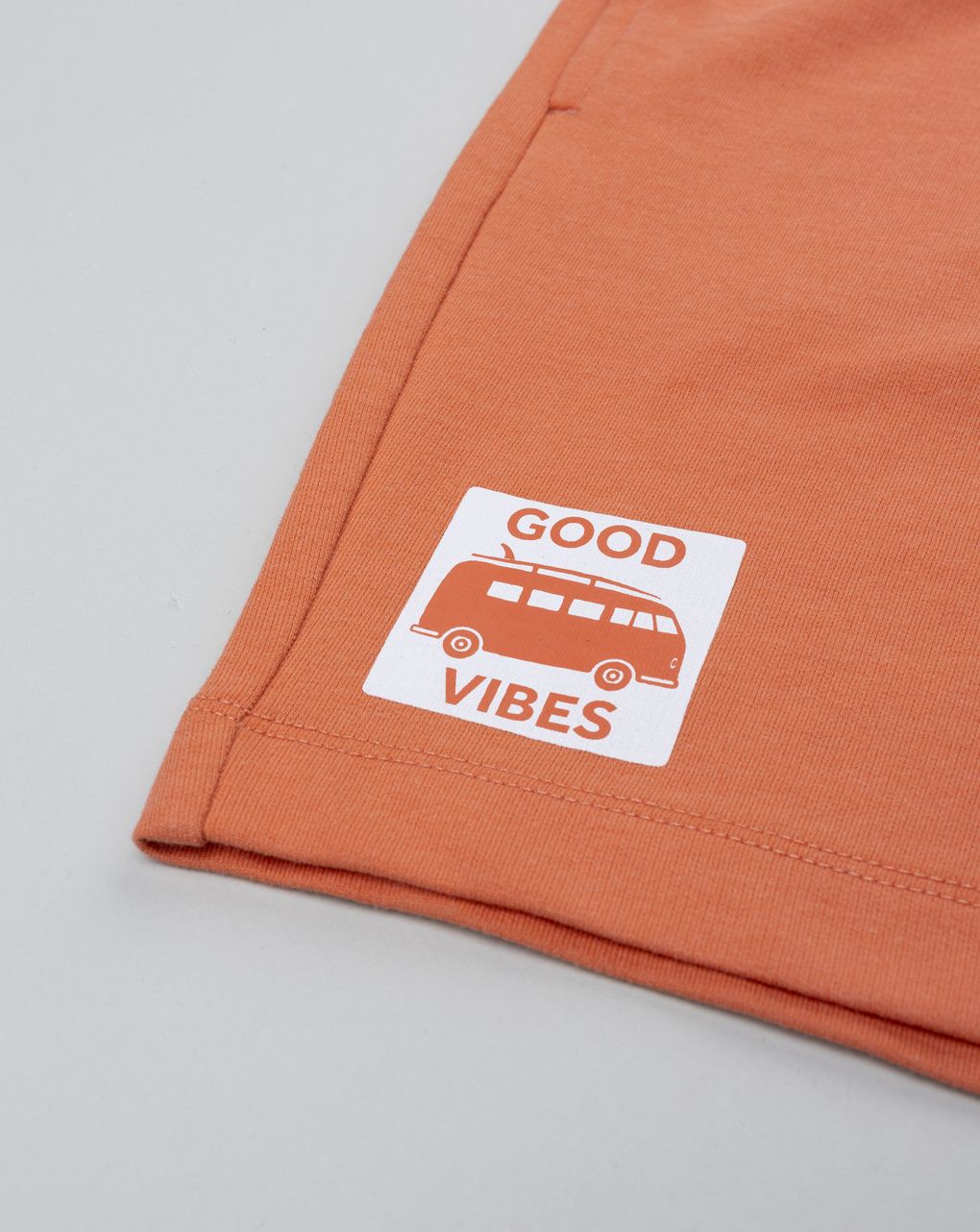 παιδικό σορτσάκι πορτοκαλί good vibes για αγόρι - Prénatal