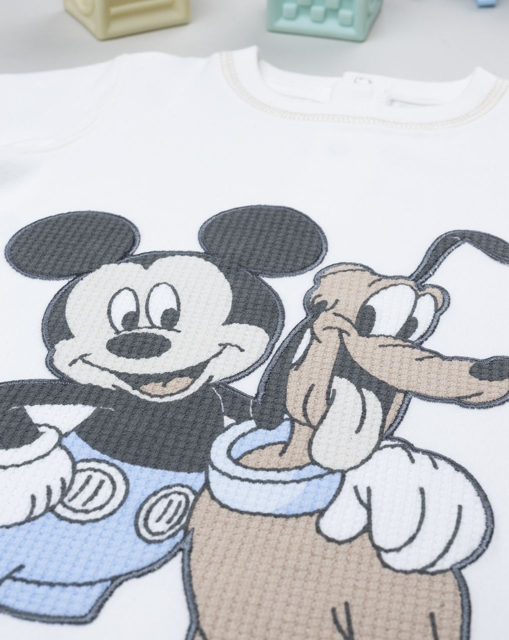 βρεφικό t-shirt λευκό γκοφρέ mickey & pluto για αγόρι - Prénatal