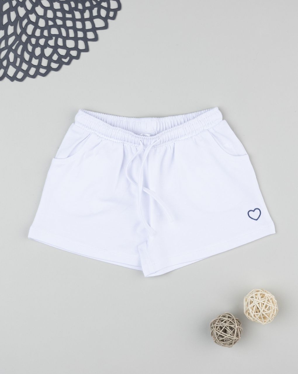 βρεφικό σορτσάκι λευκό με καρδούλα για κορίτσι