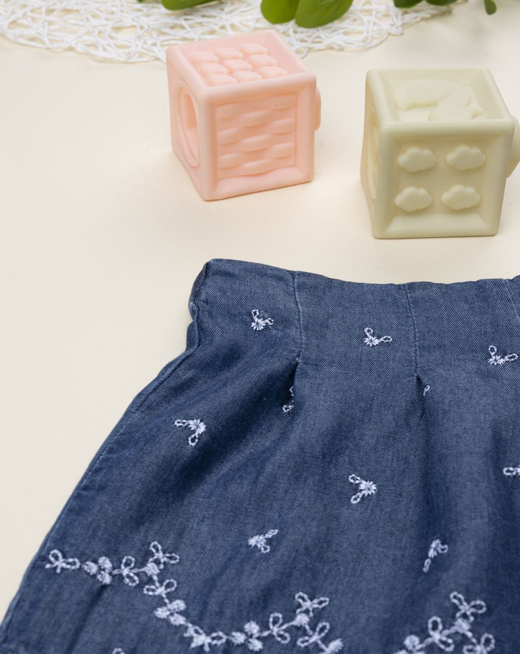 βρεφικό τζιν σορτσάκι μπλε με κεντήματα για κορίτσι - Prénatal