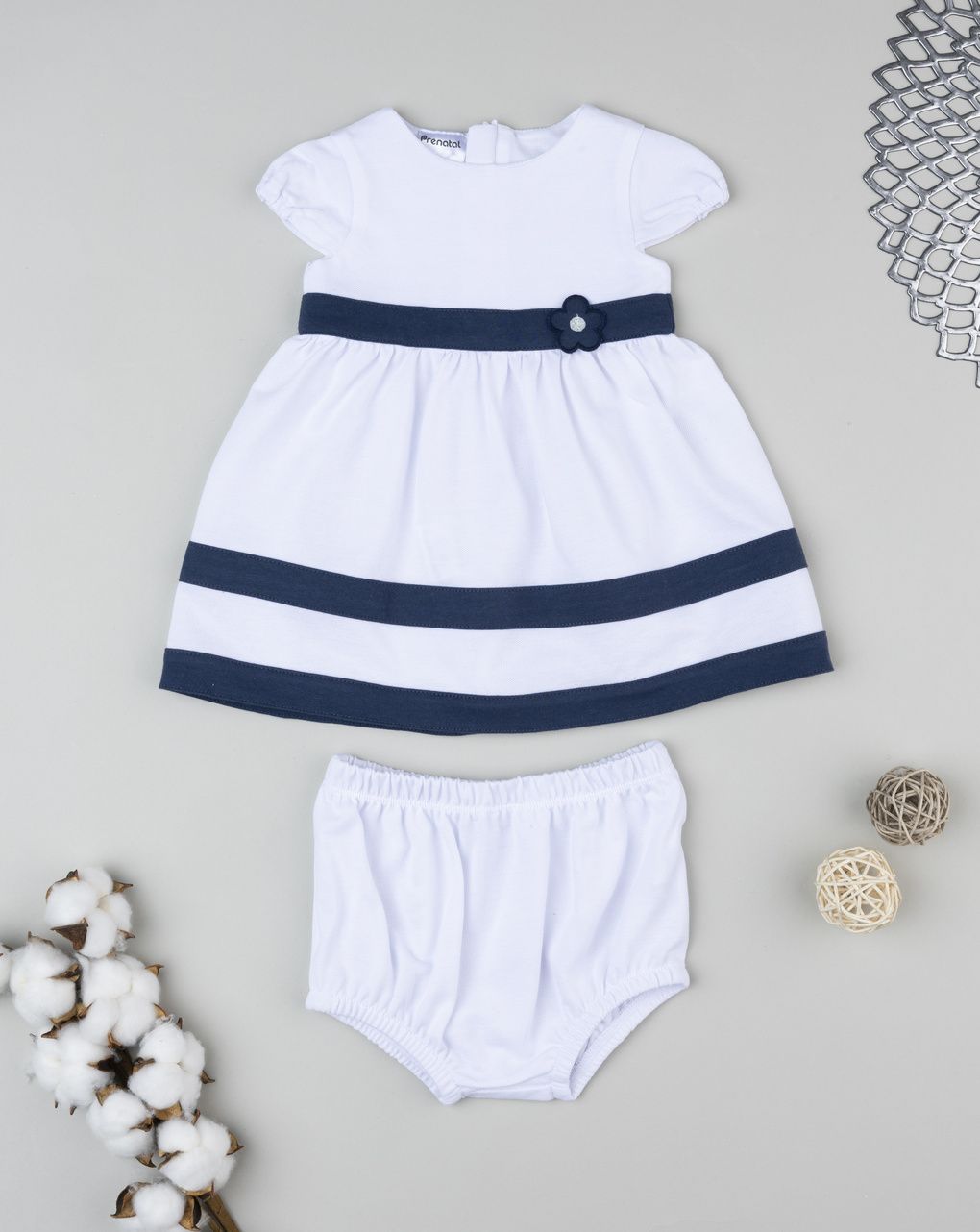 βρεφικό φόρεμα elegant λευκό με λουλούδι για κορίτσι