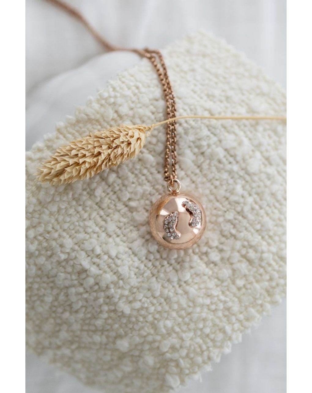 Proud mama μενταγιόν bola eva babybell glowing πατουσάκια pink pm-617 - Proud Mama