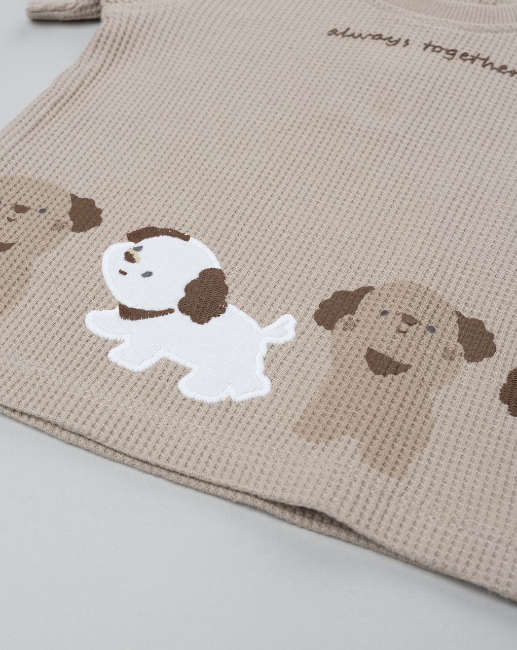 βρεφικό t-shirt καφέ γκοφρέ με σκυλάκια για αγόρι - Prénatal