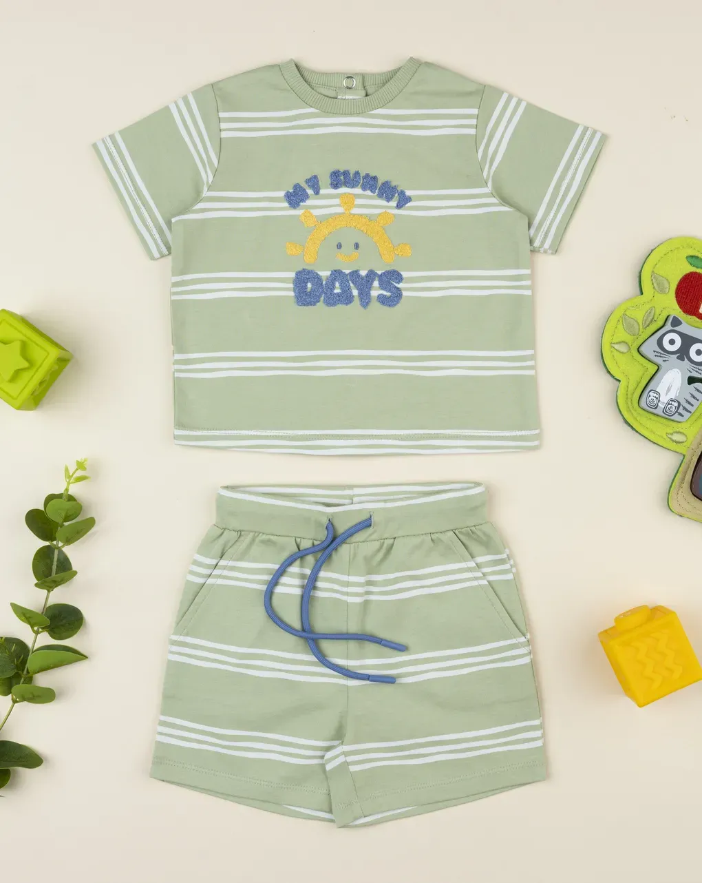 βρεφικό σετ t-shirt και σορτσάκι sunny days για αγόρι